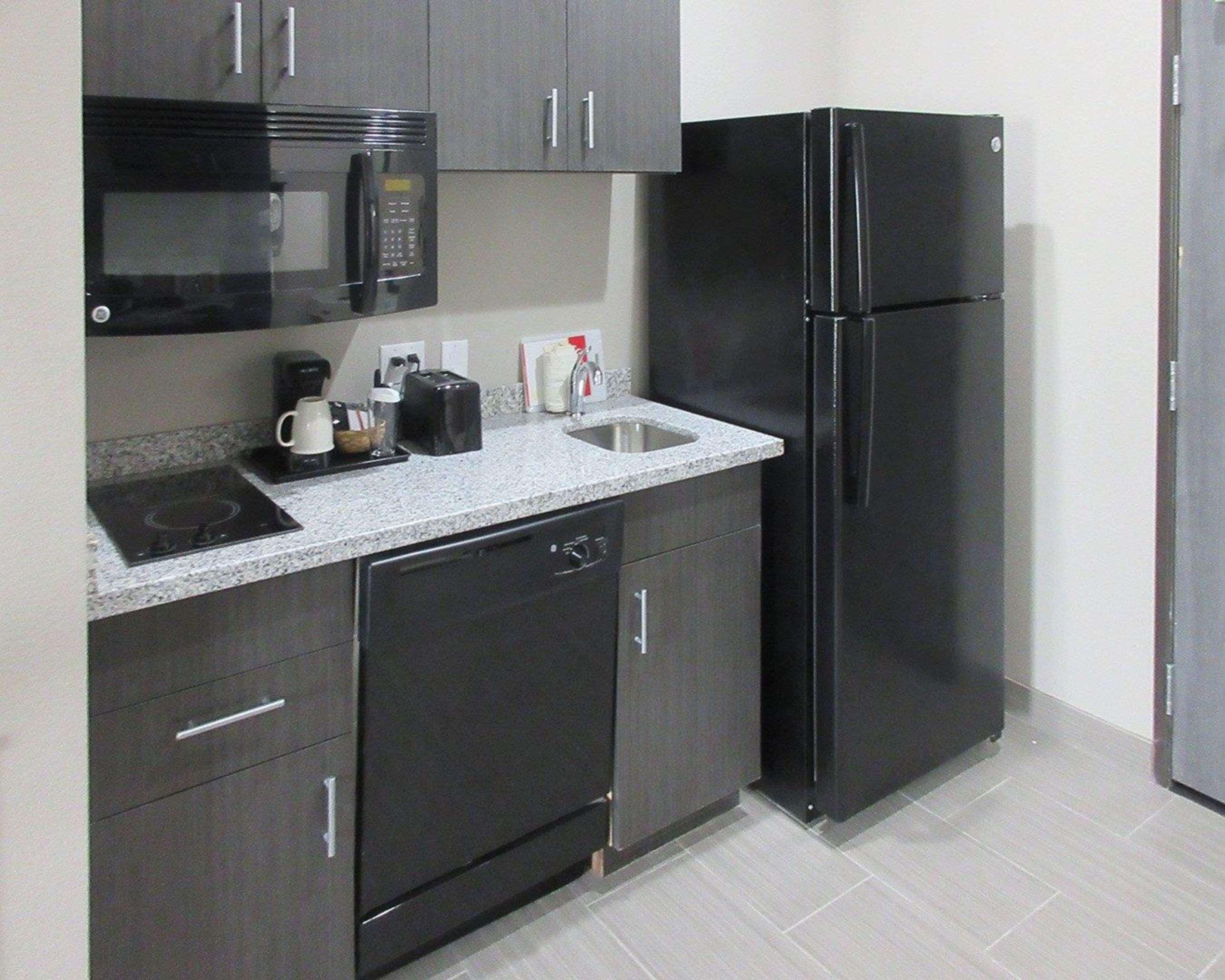 Mainstay Suites Odessa Bagian luar foto