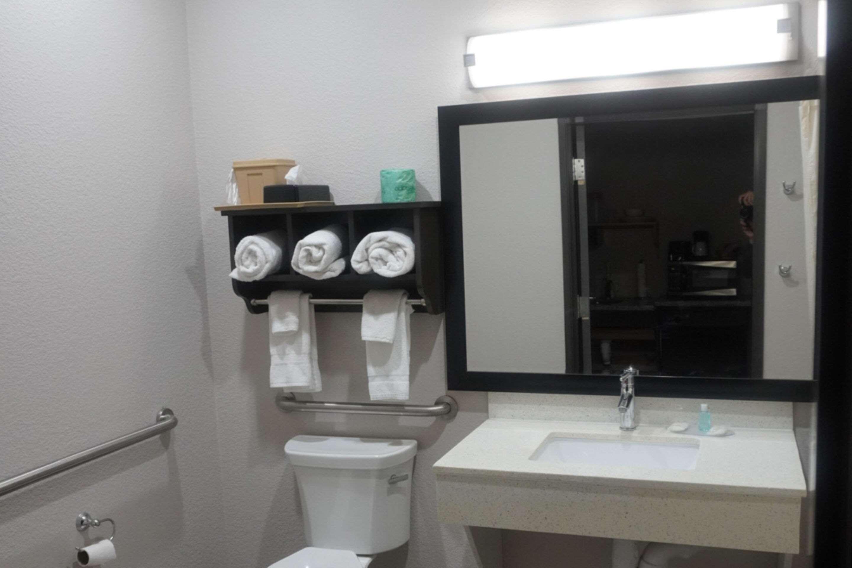 Mainstay Suites Odessa Bagian luar foto