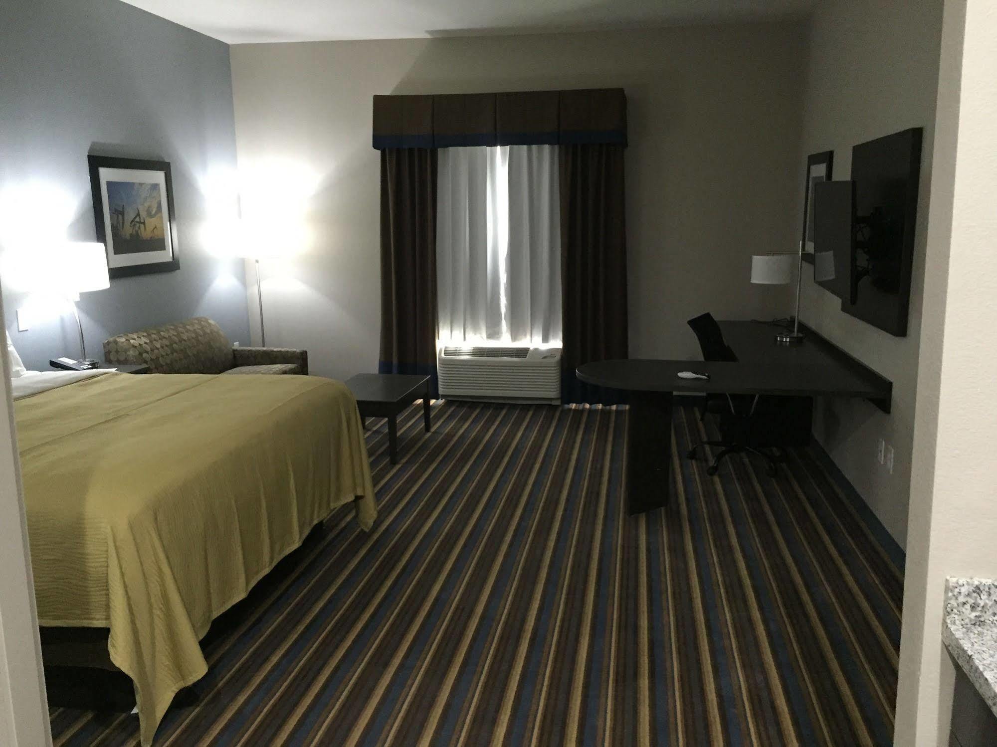 Mainstay Suites Odessa Bagian luar foto